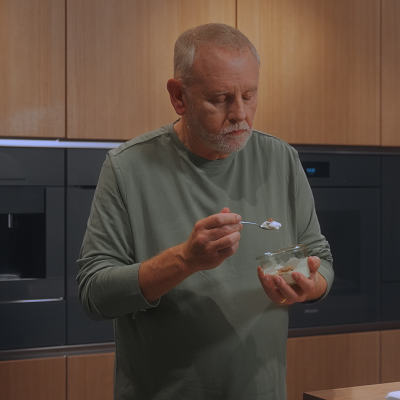 Paul%20eats_400_2.png